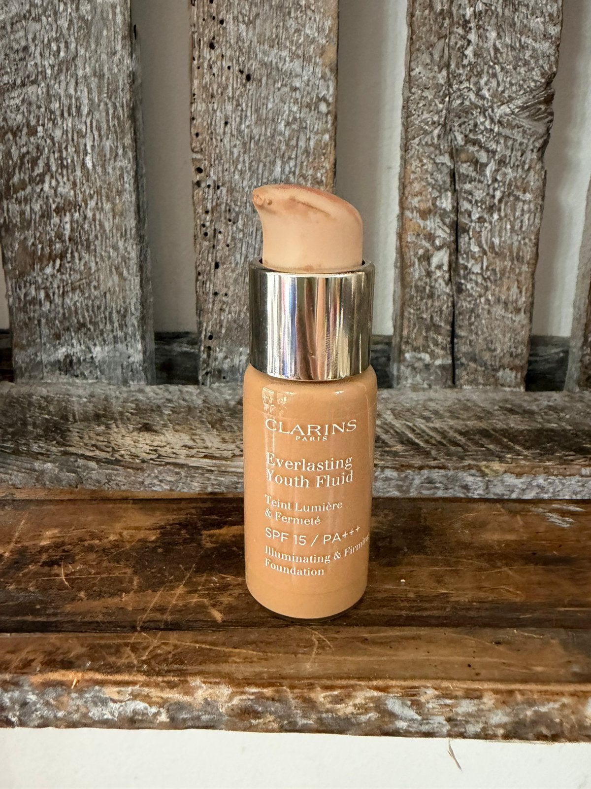 Clarins Everlasting Youth Fluid Foundation 114 Cappuccino, Ophalen of Verzenden, Zo goed als nieuw, Beige, Gehele gezicht