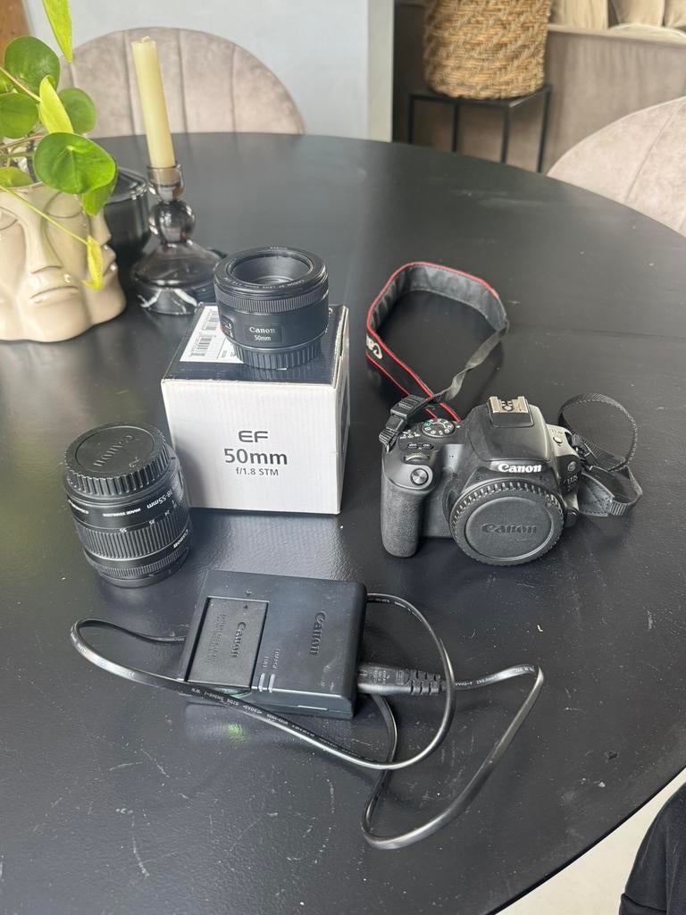 Canon EOS 200D | 50 mm | 18-55 mm |, Audio, Tv en Foto, Fotocamera's Digitaal, Ophalen of Verzenden, Zo goed als nieuw, Canon