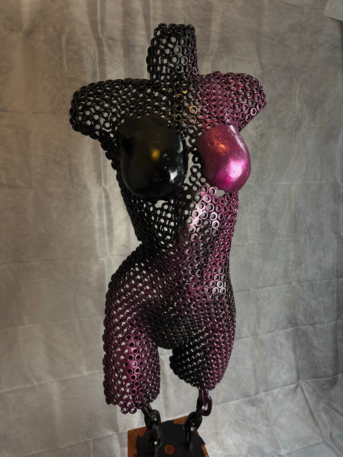 Handgemaakt metalen torso beeld - paars/zwart, 120 cm, Antiek en Kunst, Ophalen of Verzenden, Handgemaakt, 1 meter - 2 meter, Beeld