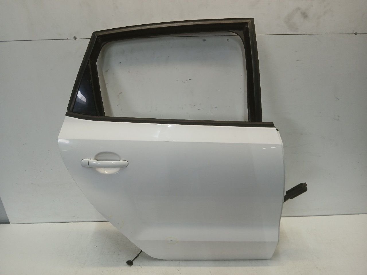 Portier rechts achter Volkswagen Polo, Auto-onderdelen, Onderdelen@venauto.nl, Van der Ven Autorecycling B.V., Gebruikt, Ettenseweg 76, 4706 PB Roosendaal, The Netherlands