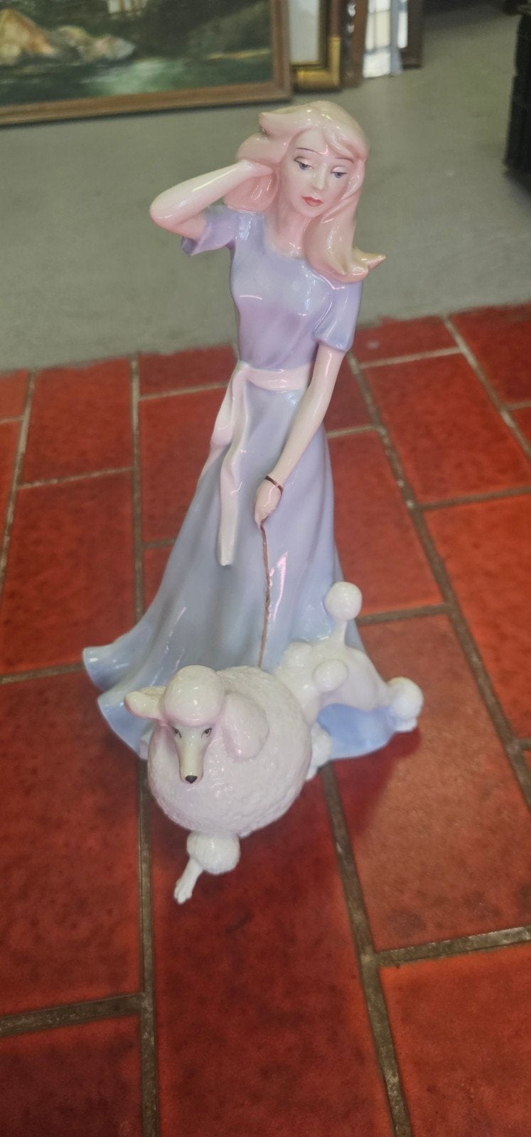 Royal Doulton , porseleinen beeldje dame met poedel, Ophalen of Verzenden