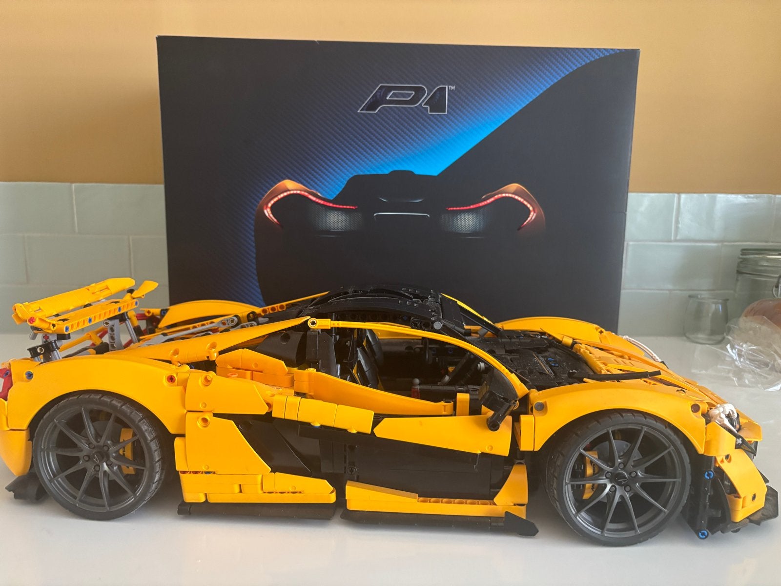 Lego Technic McLaren P1 - Met instructieboeken, Auto, Groter dan 1:32, Zo goed als nieuw, Ophalen