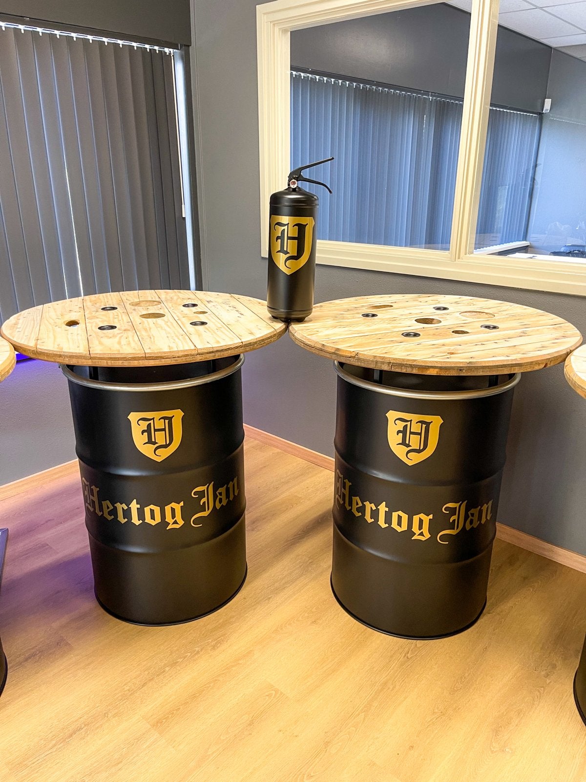 Custom statafels met Hertog Jan logo, Ophalen, Gebruikt