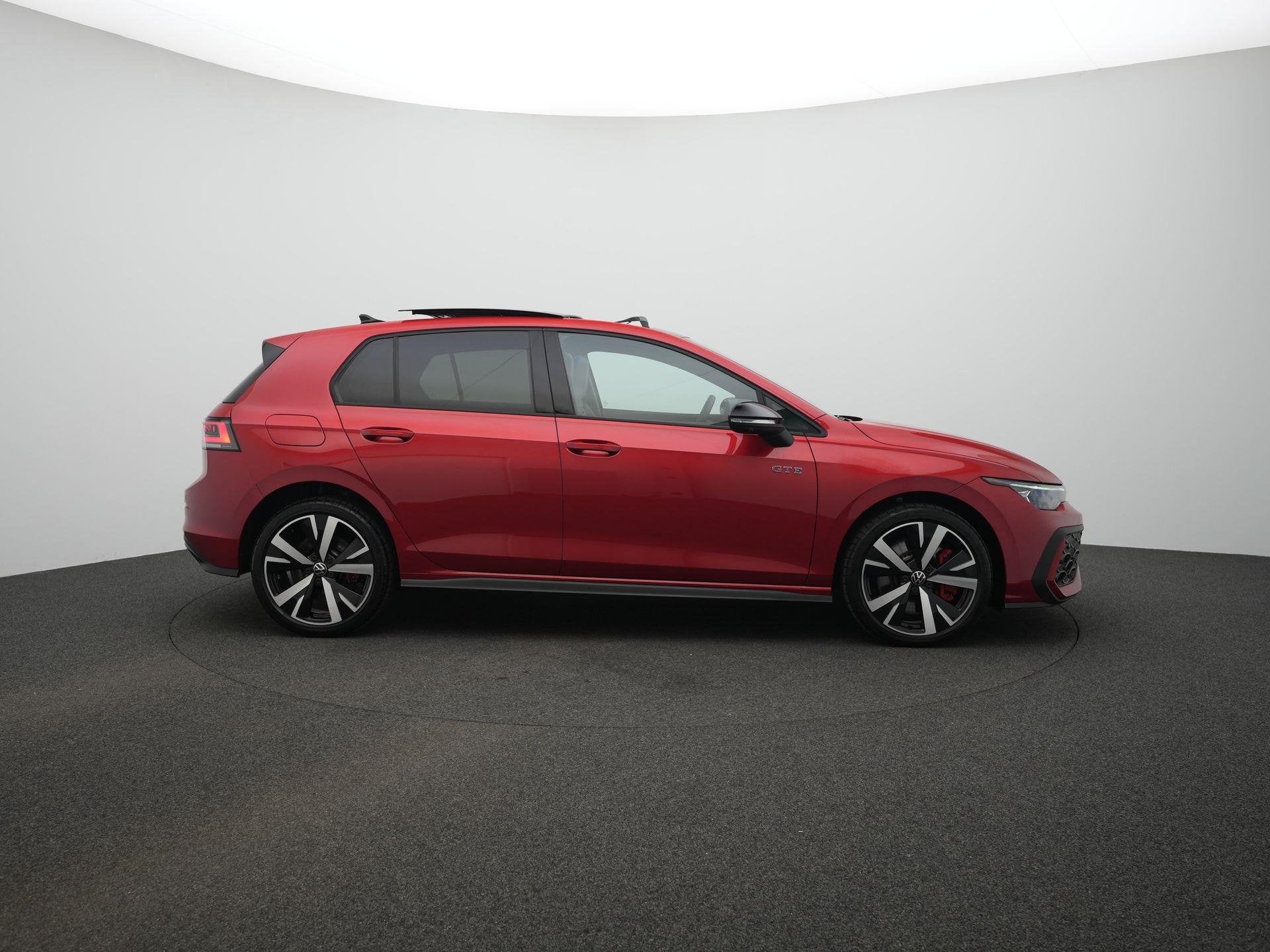 Volkswagen Golf 1.5 eHybrid 272pk GTE | SOH 102,0% | Trekhaa, Stof, 4 cilinders, 150 min, 26 kWh