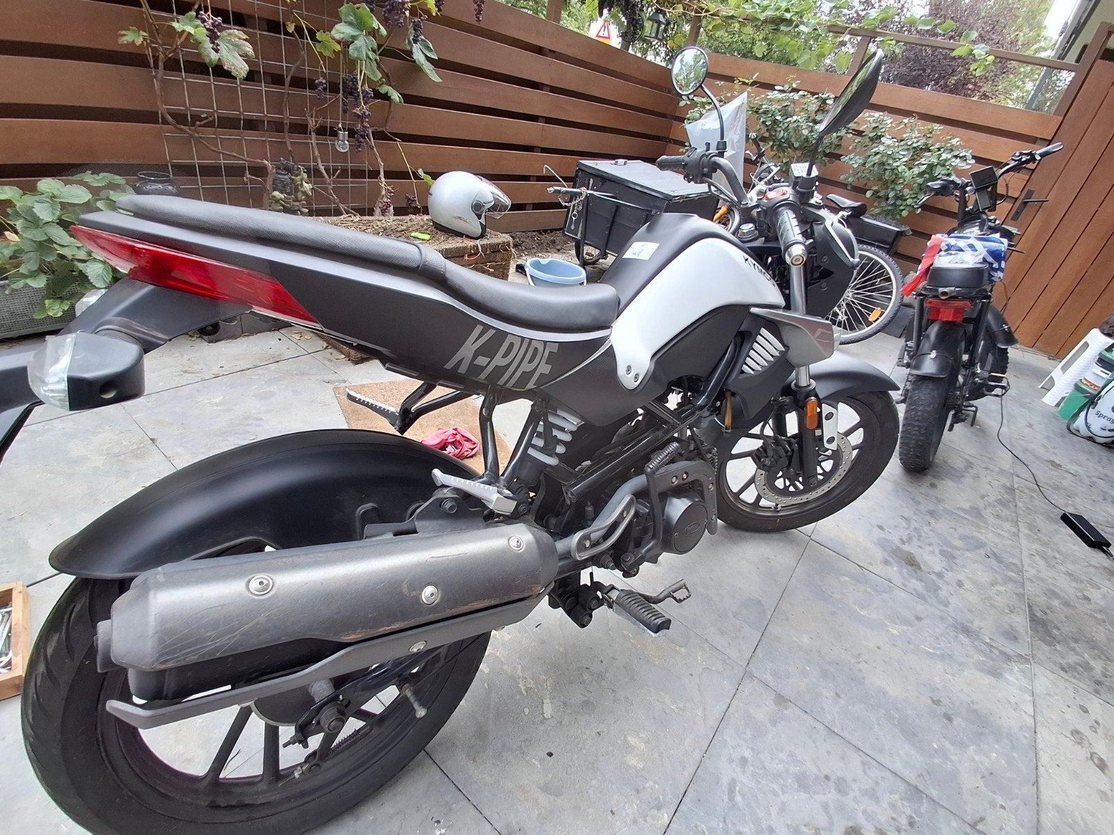 Foto 3 van Kymco Pipe 50cc - Zo goed als nieuw, nieuwe banden