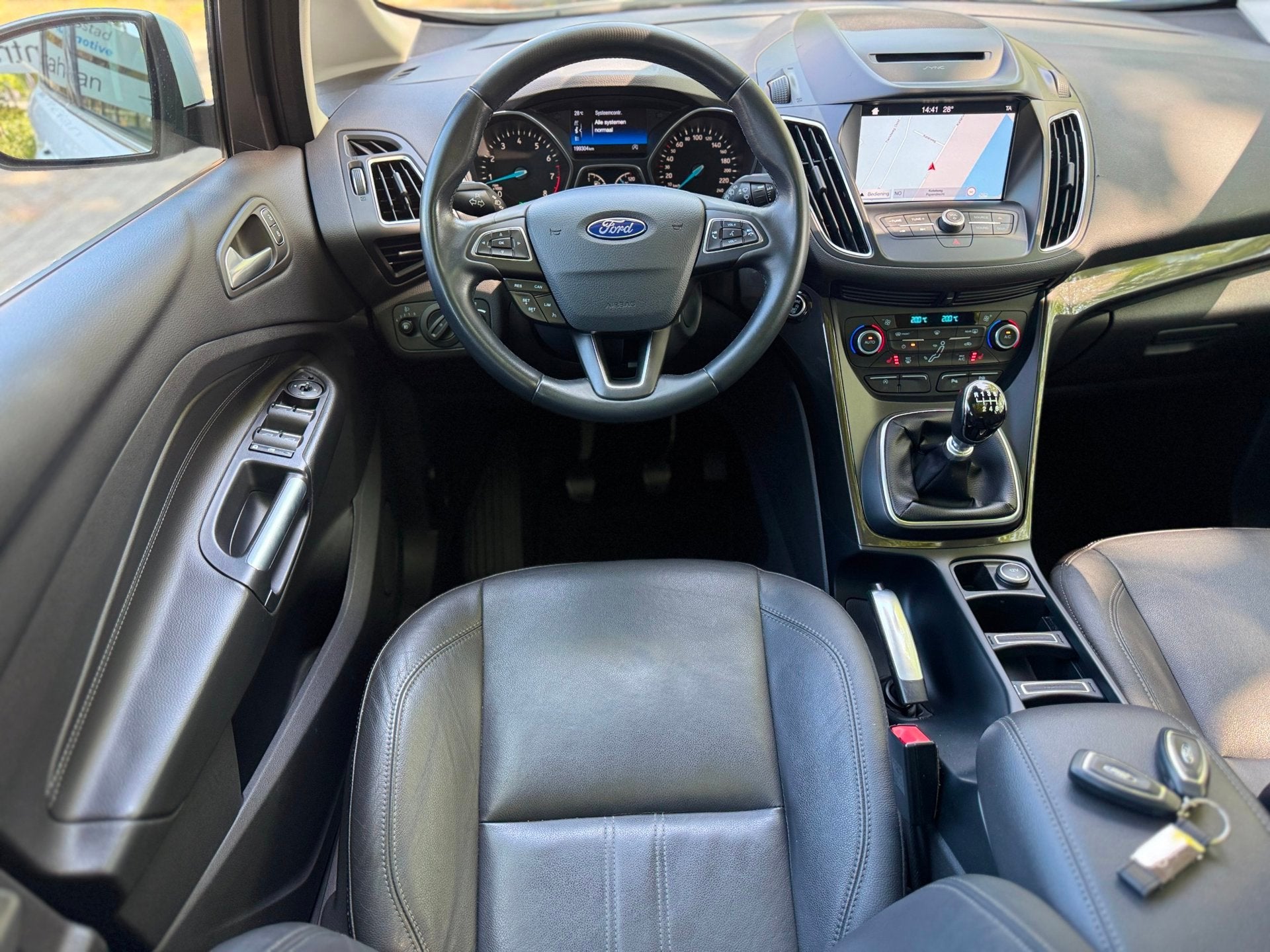 Ford Grand C-Max 1.0 Titanium 7 zits PANO Leer Facelift Vol, Auto's, Dealer onderhouden, 125 pk, Gebruikt, 7 stoelen