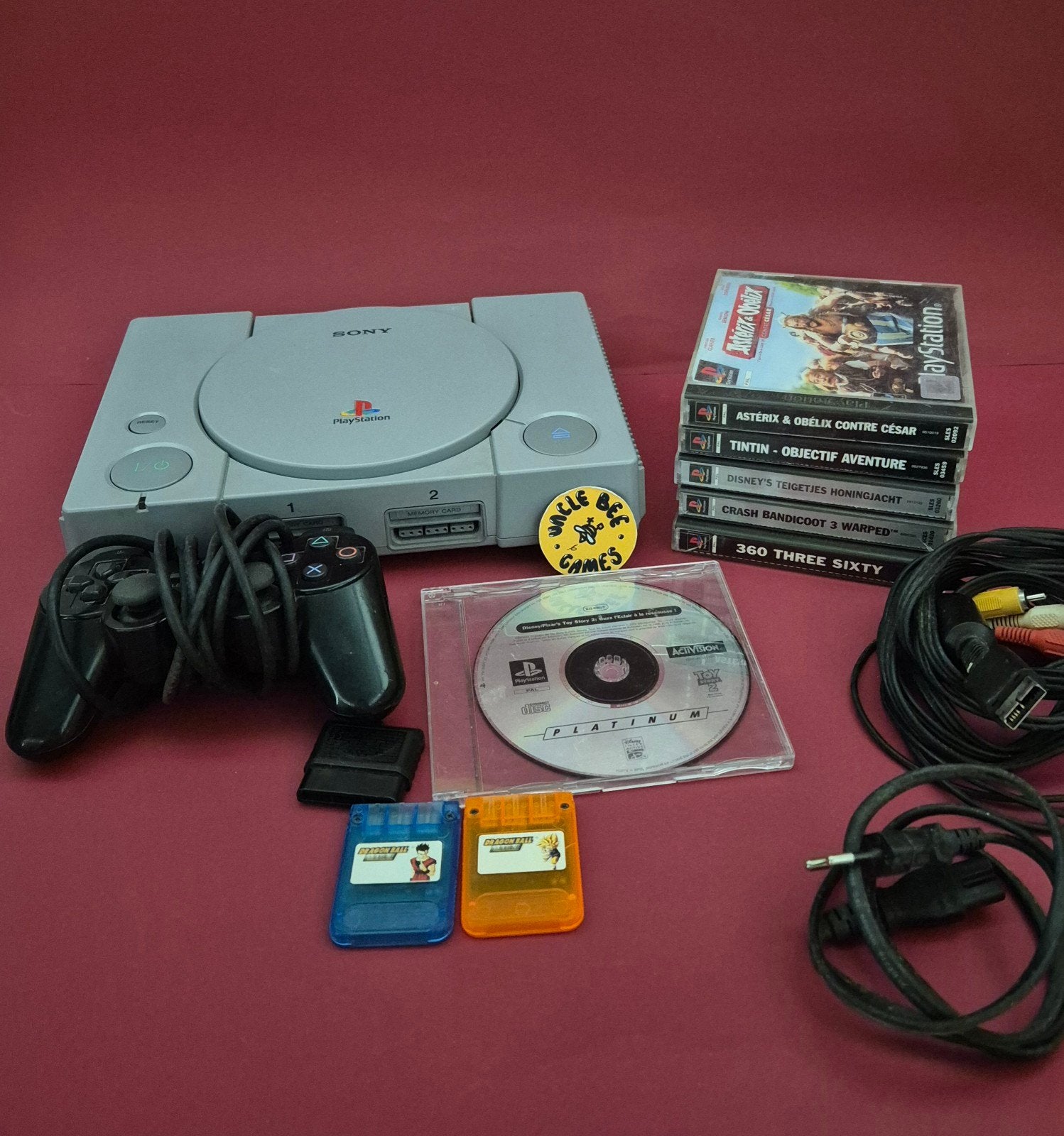 Sony Ps1 + controller + 6 games + 2 Memory Sticks, Gebruikt, Verzenden, Met games, 6-21-1, Osaki, Shinagawa-ku, Tokyo 141-0032, Japan