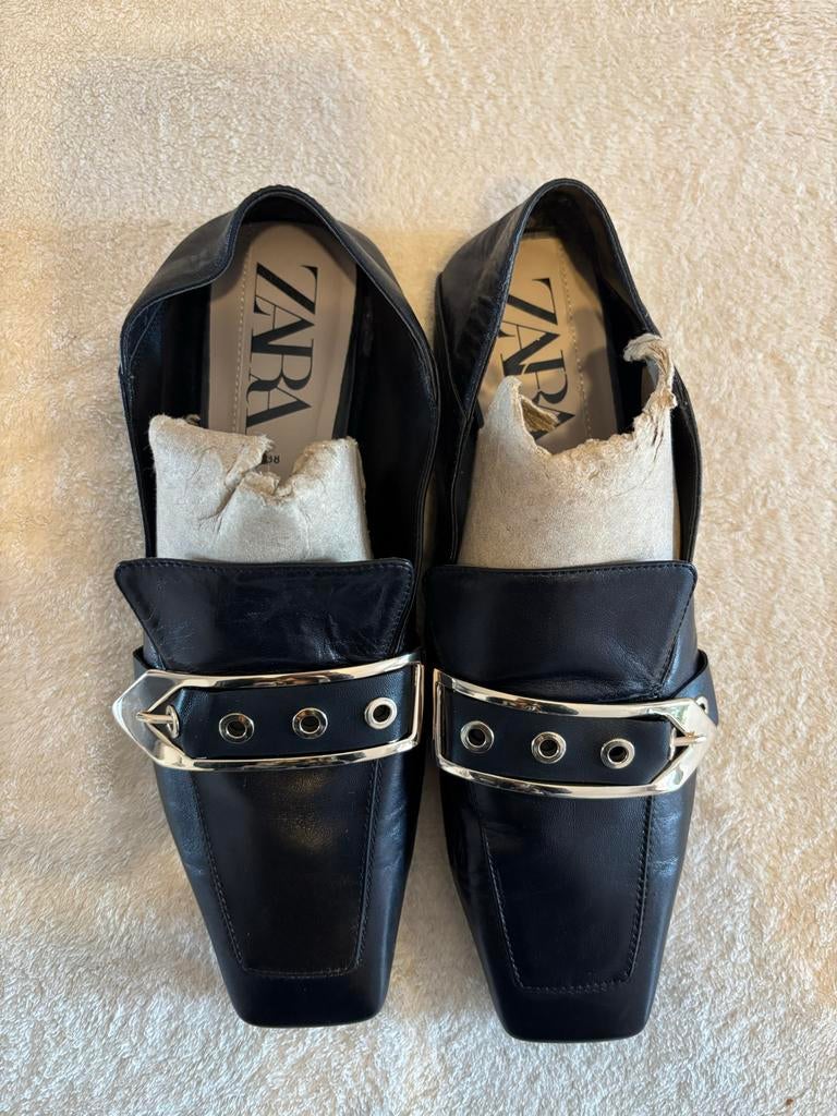 Zara zwarte instappers met gesp - Maat 38, Kleding | Dames, Ophalen of Verzenden, Nieuw, Zwart, Instappers