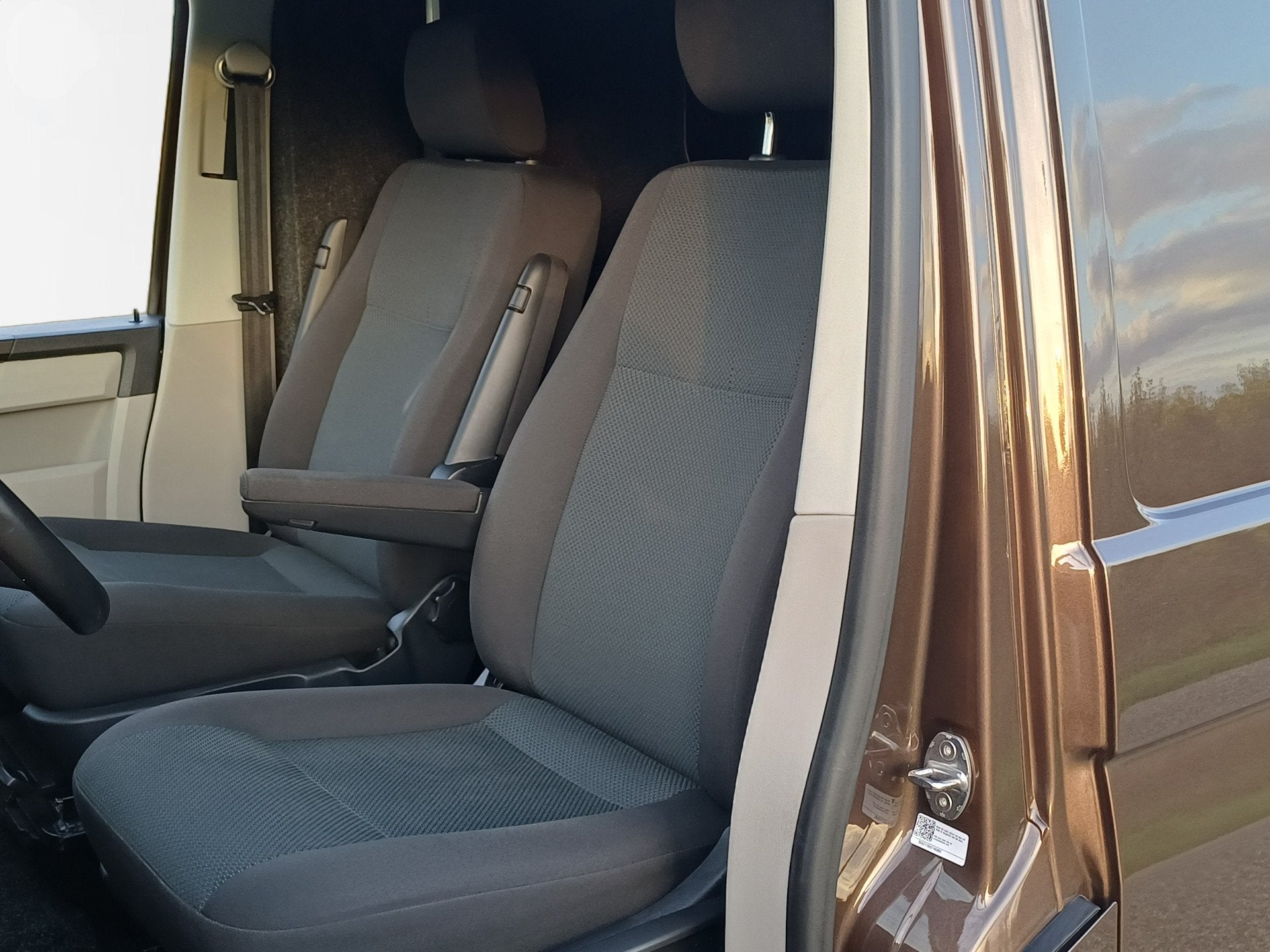 Volkswagen Transporter 2.0 TDI L1H1 Comfortline Rolstoelverv, Voorwielaandrijving, Stof, Gebruikt, Euro 6