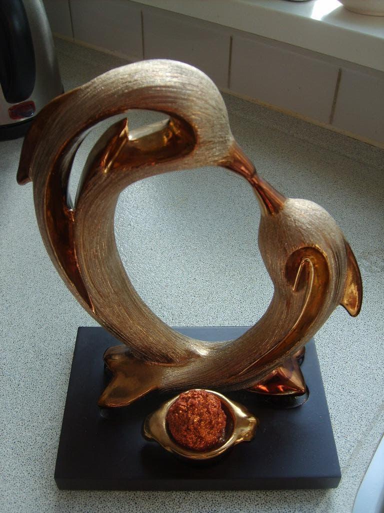 sculptuur Dolfijnen, Ophalen of Verzenden, 20 - 50 cm, Steen of Keramiek, Zeeleven