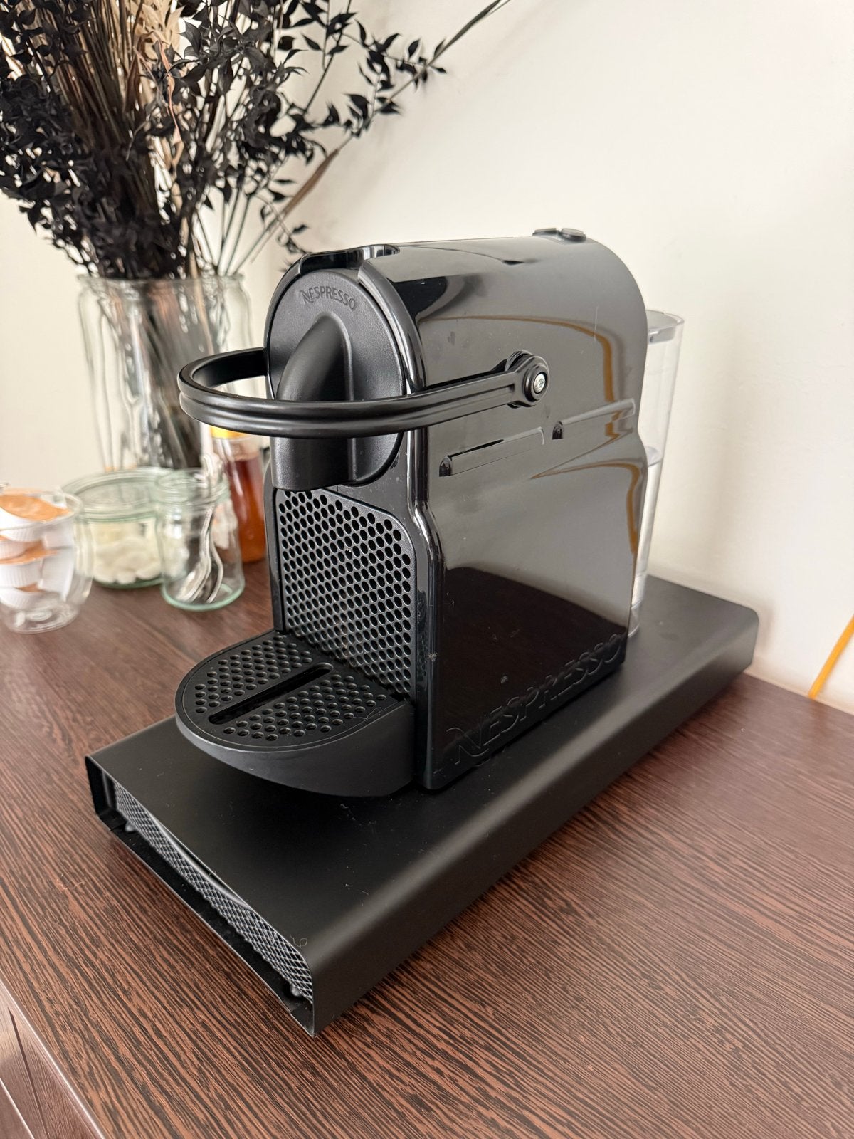 Nespresso apparaat met uitschuifbare lade voor cupjes, Ophalen, Espresso apparaat, Zo goed als nieuw, Koffiepads en cups