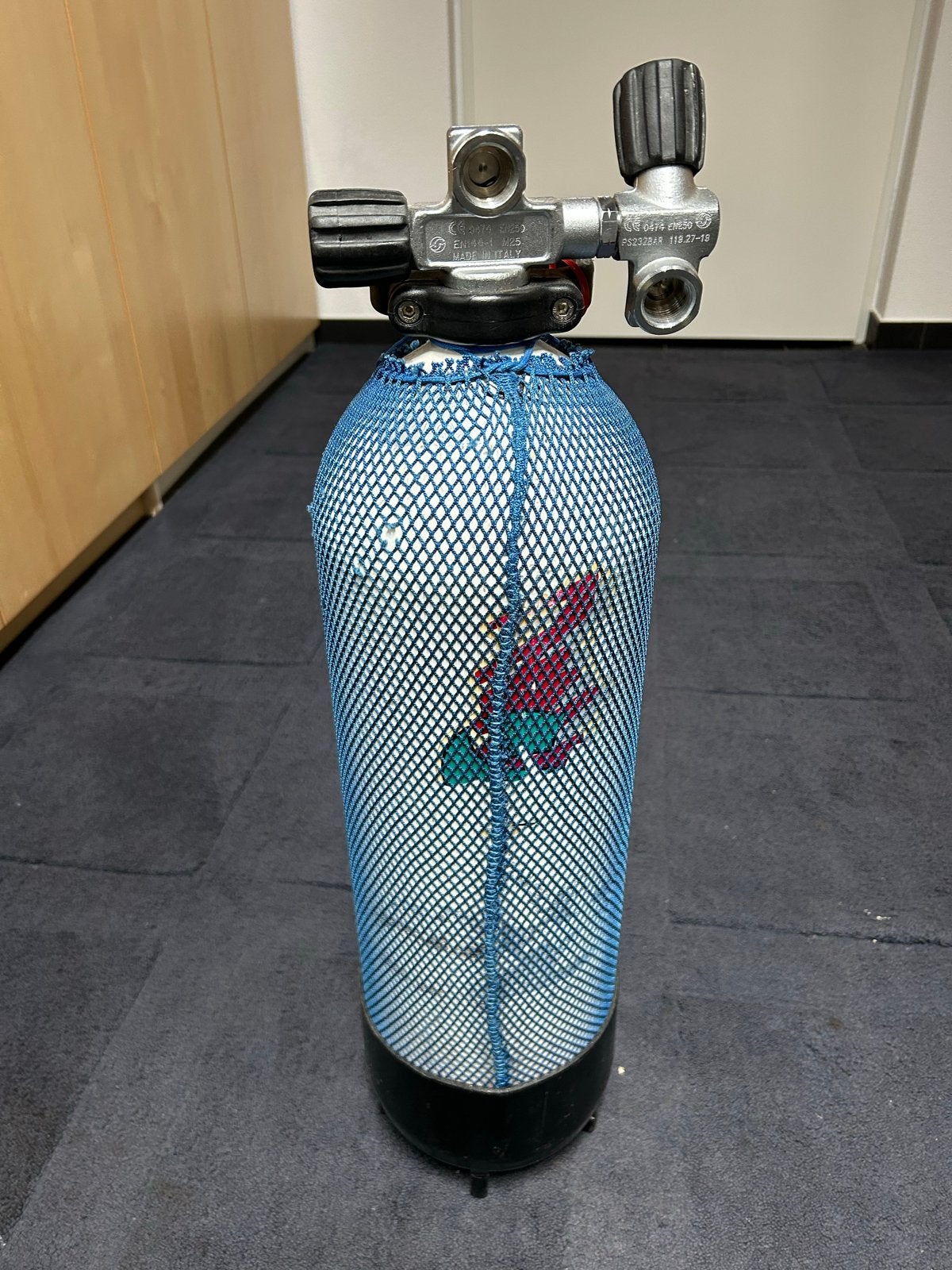 Duikfles 10 liter - Goedgekeurd t/m 23-03-2028, Ophalen, Gebruikt, Duikfles