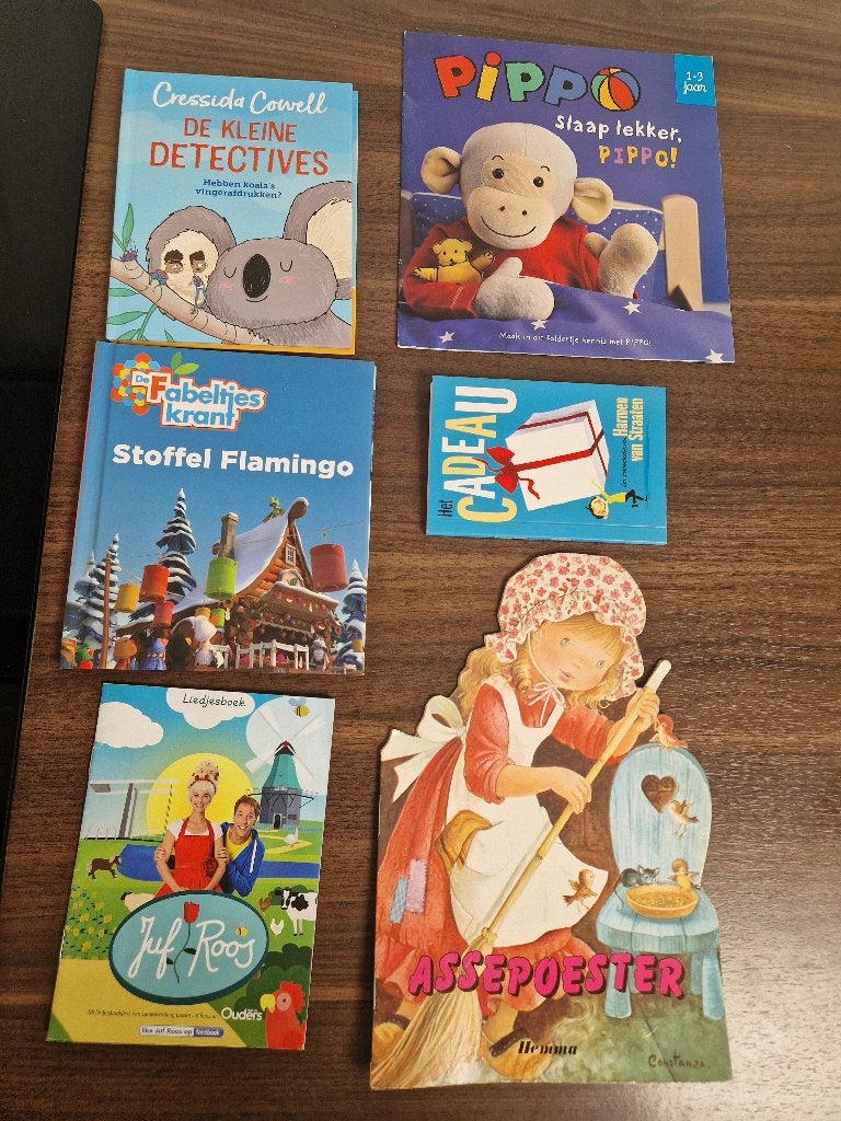 6 kleine voorleesboekjes....korte verhaaltjes, Ophalen of Verzenden, Zo goed als nieuw
