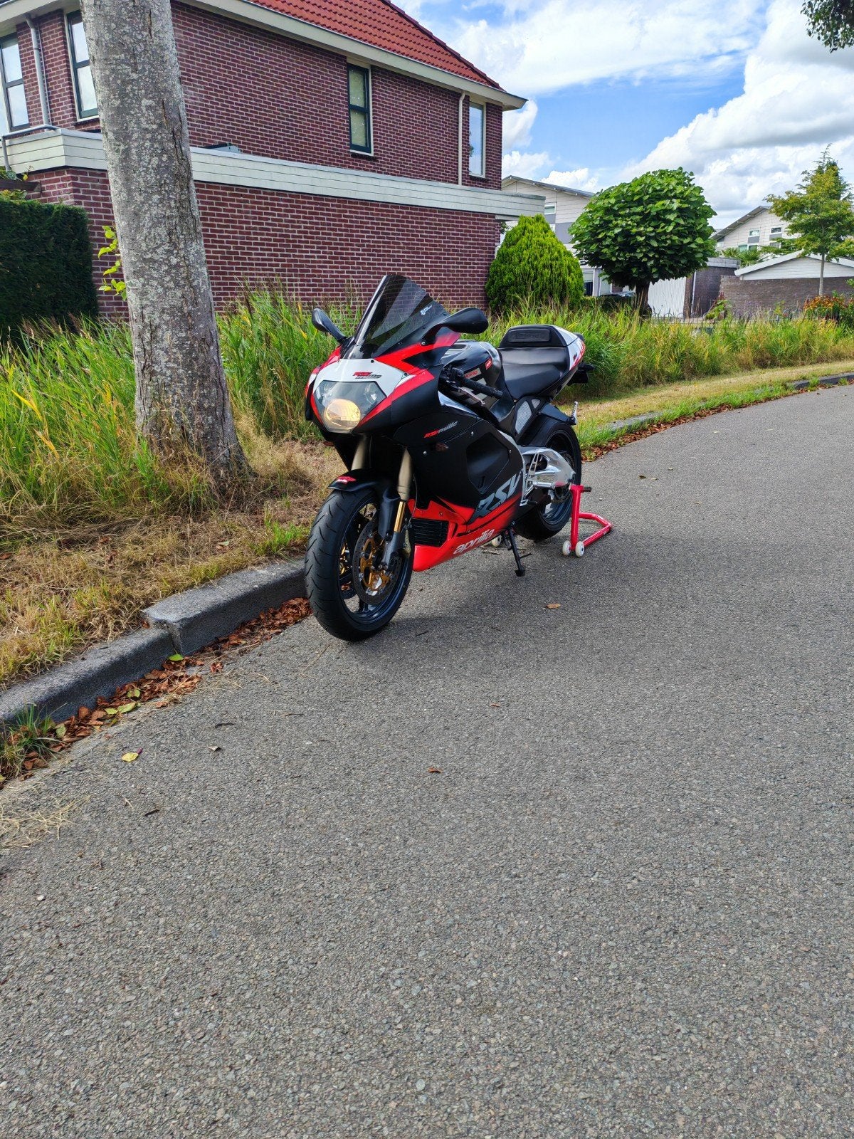 Aprilia RSV Mille 2002 - Krachtpatser met Leovince uitlaat, Ophalen
