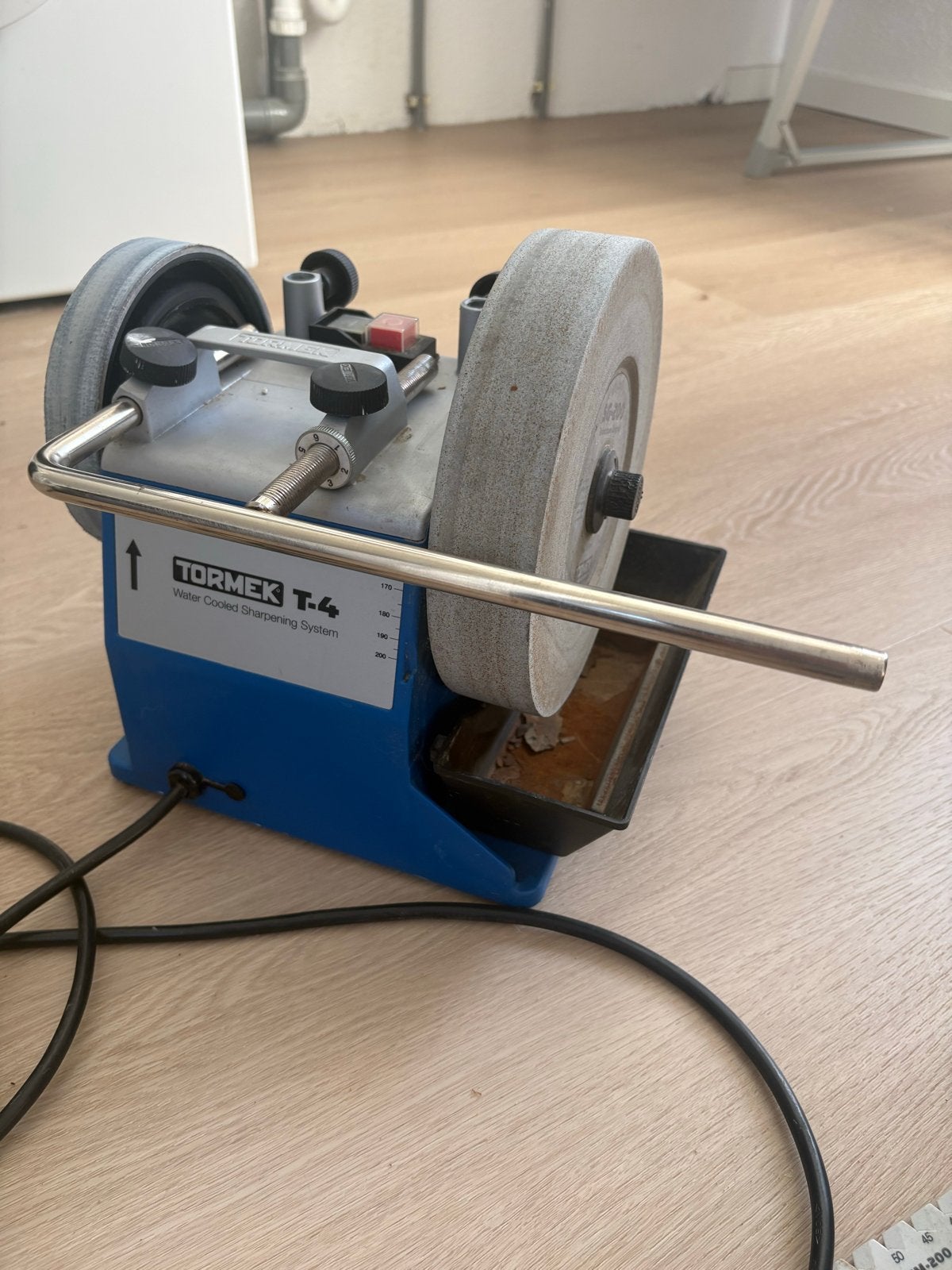 Tormek T4 Watergekoelde Slijpmachine met SG-200 en hulpstukk, Ophalen of Verzenden, Gebruikt, Minder dan 600 watt, Overige typen