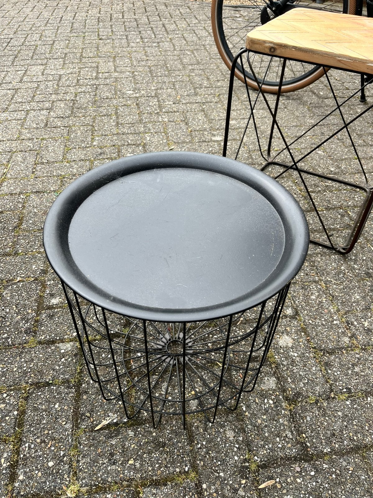 Zwart rond hip open bijzettafeltje, Ophalen of Verzenden, Rond, Minder dan 55 cm, Minder dan 45 cm