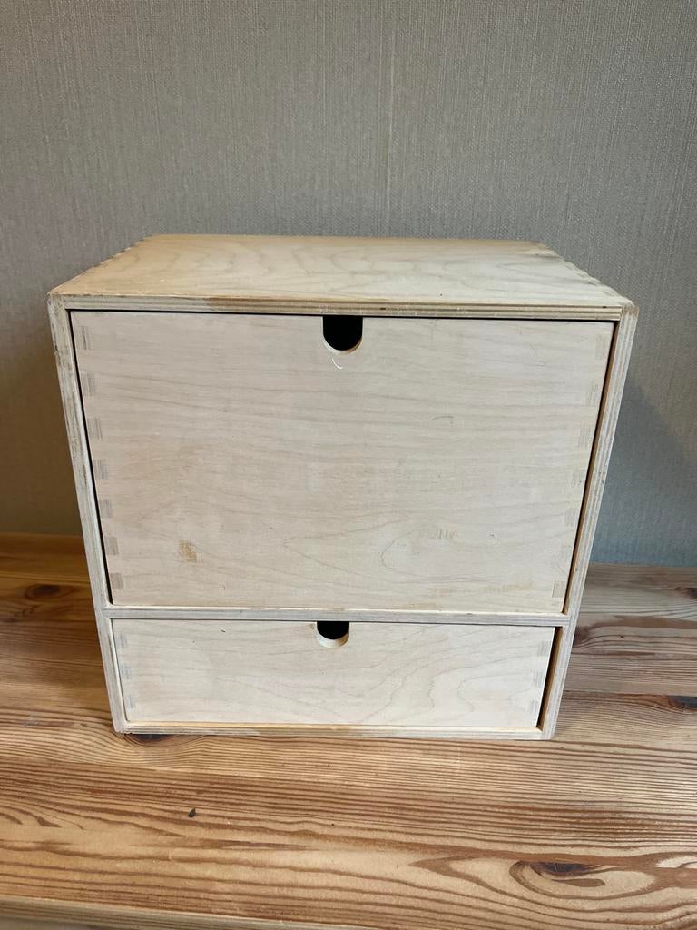 IKEA houten ladekastje met 2 lades, Huis en Inrichting, Kasten | Ladekasten, Ophalen, Minder dan 50 cm, Gebruikt, 1 of 2 laden