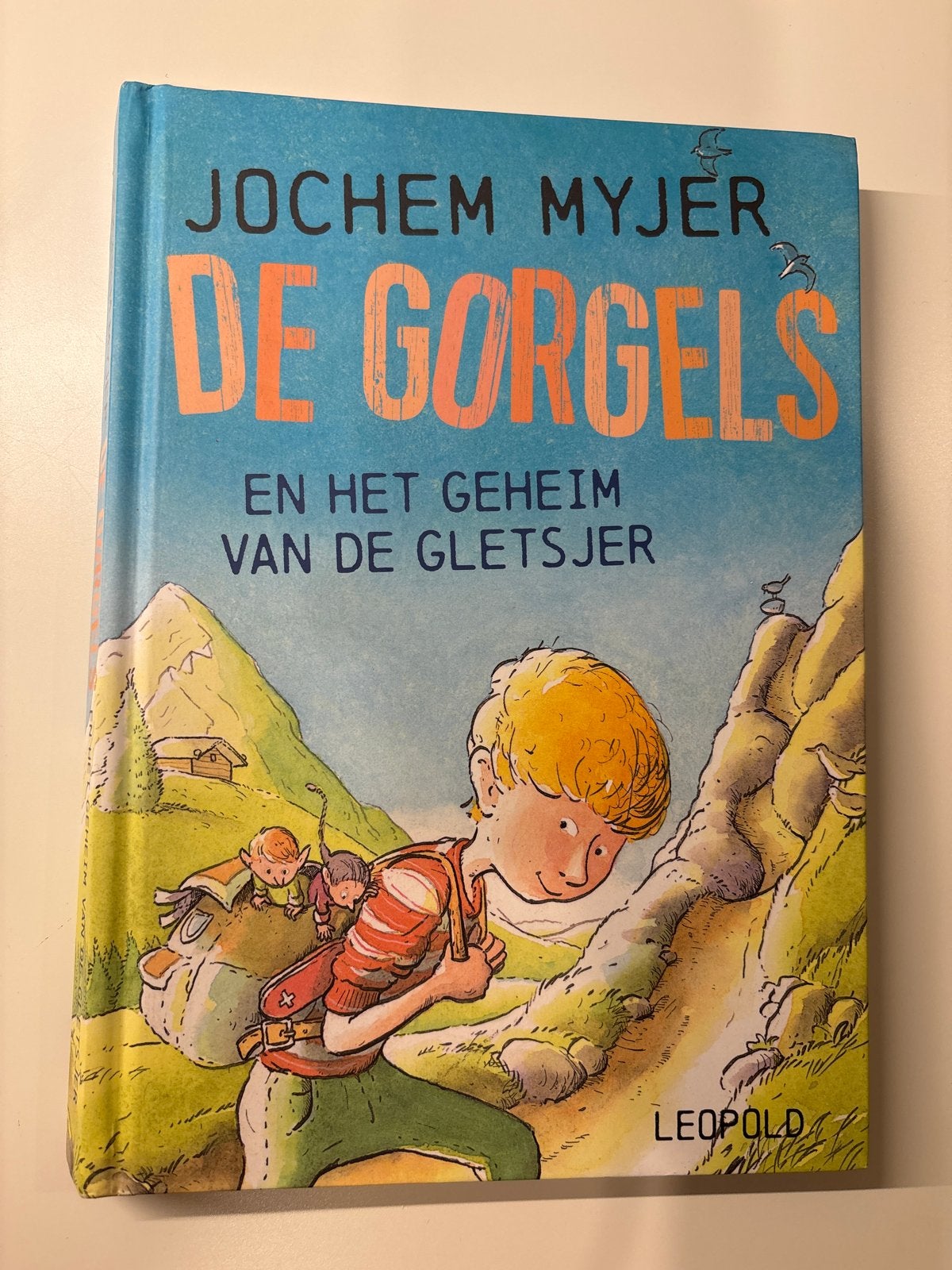 Jochem Myjer - De Gorgels en het Geheim van de Gletsjer, Boeken, Ophalen of Verzenden, Zo goed als nieuw, Fictie