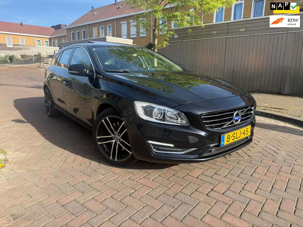 Volvo V60 2.4 D6 AWD Plug-In Hybrid Summum, Auto's, Automaat, Zwart, Zwart, Vierwielaandrijving