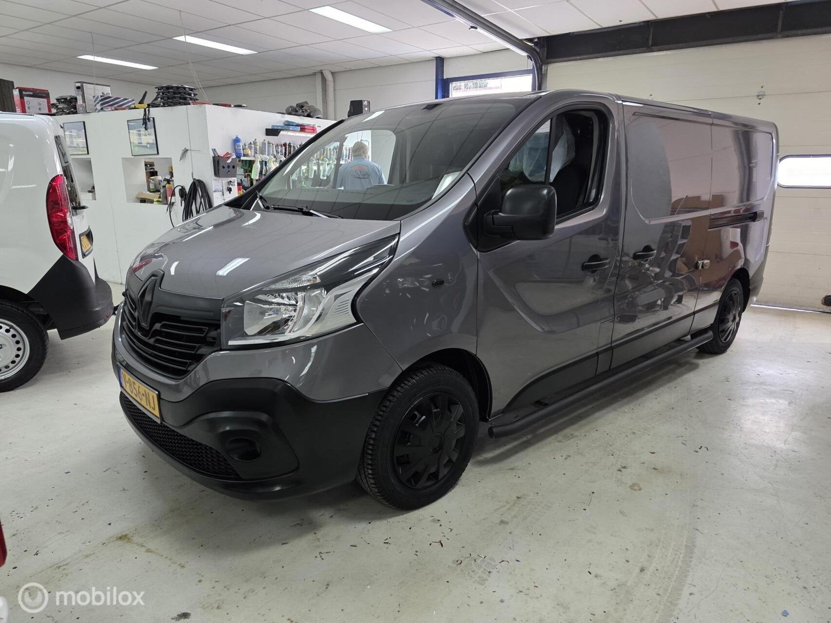 Renault Trafic 1.6 dCi T29 L2H1 Airco Cruise Navigatie, 121 pk, Gebruikt, Euro 6, 4 cilinders