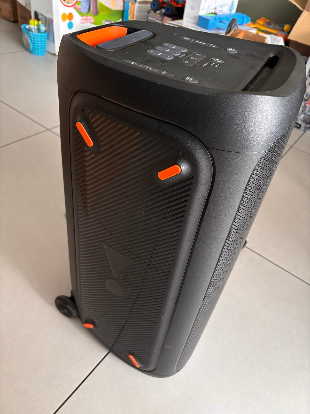 Foto 4 van JBL Partybox 310 - met ruisje in het geluid