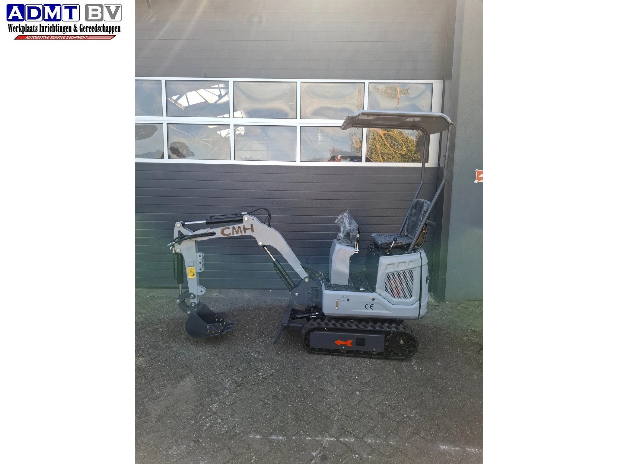 CMH LX06 C minigraver 72cm Zwenkgiek NIEUW (bj 2026), Zakelijke goederen, Machines en Bouw | Kranen en Graafmachines, Graafmachine