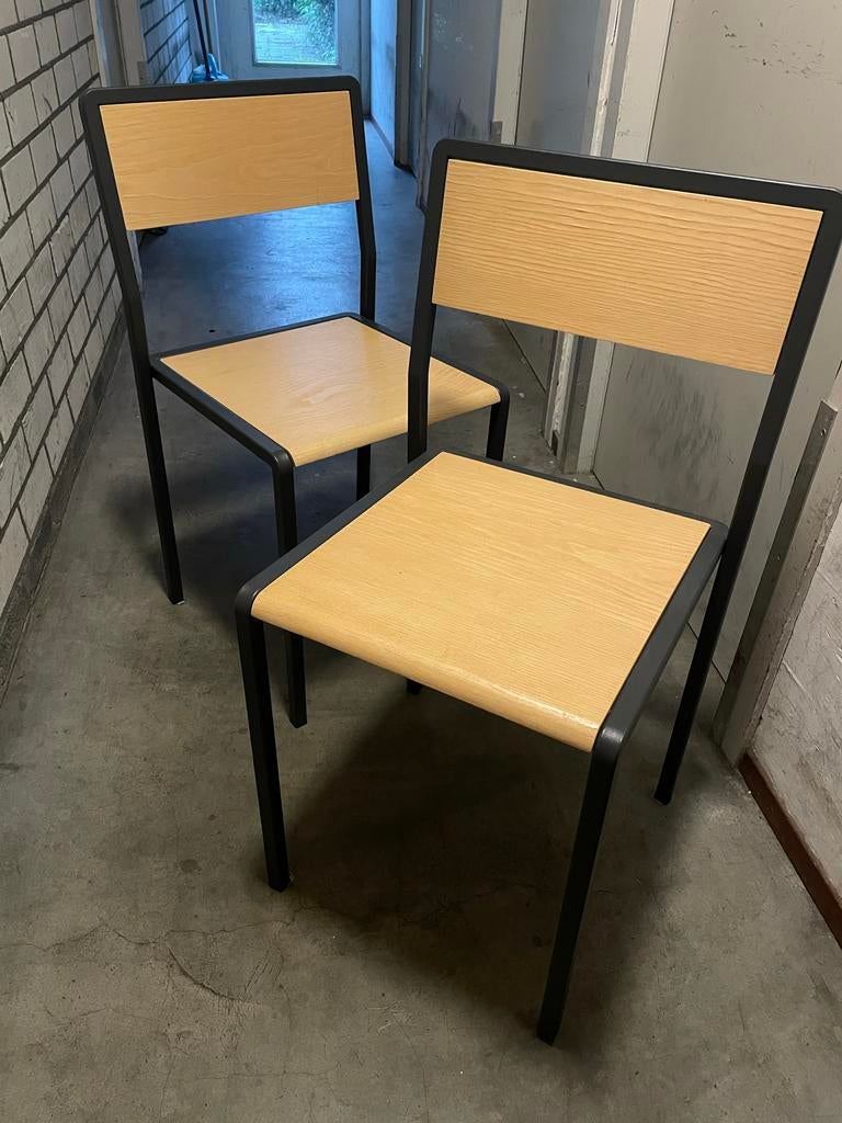 2 designstoelen ontworpen door Frederik Roijé, Huis en Inrichting, Stoelen, Gebruikt, Twee, Hout, Overige kleuren, Ophalen