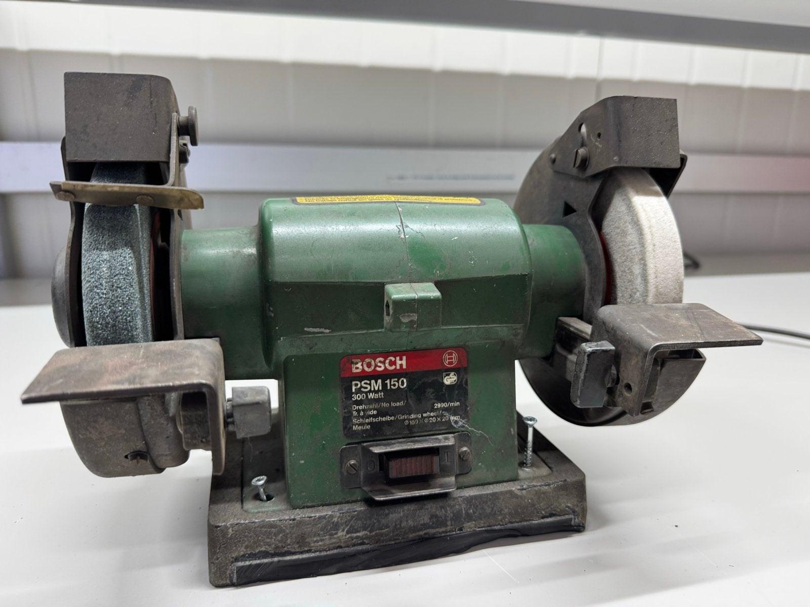 Bosch PSM 150 Werkbankslijpmachine - 300 Watt, Ophalen of Verzenden, Gebruikt, Minder dan 700 watt, Werkbankslijpmachine