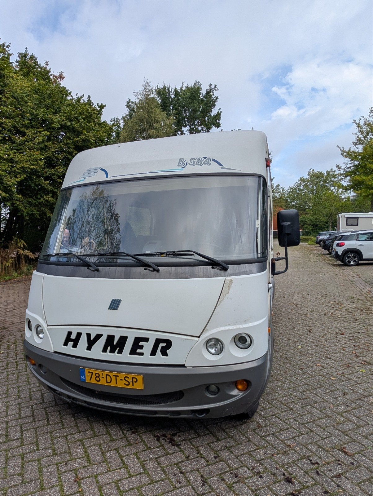 Hymer B 584 Integraal camper met 3 slaapplaatsen, Integraal, Standaard zit, Douche, Ringverwarming