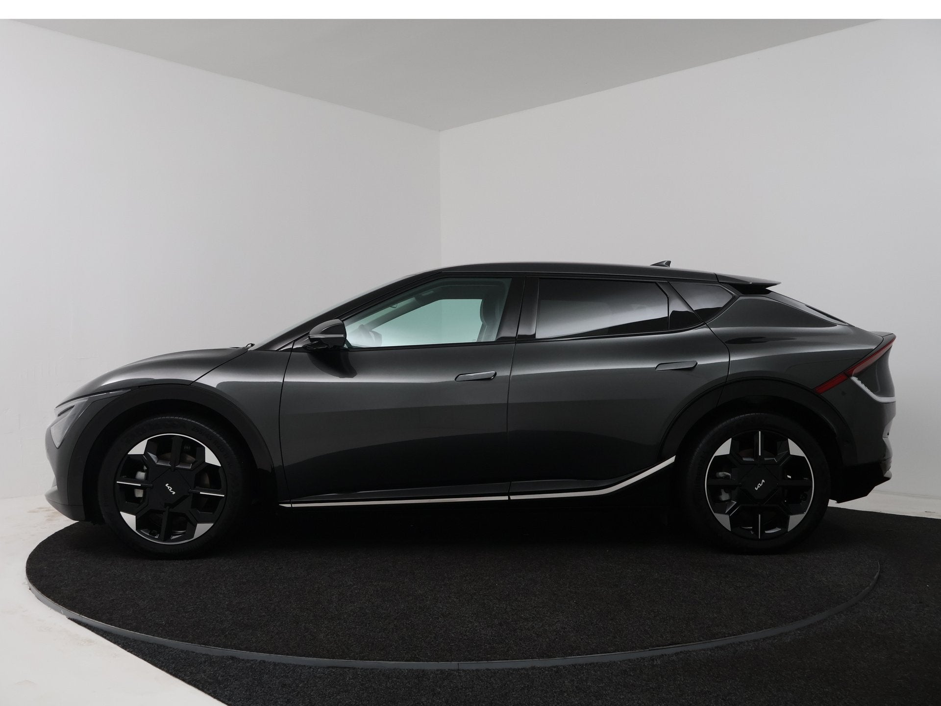 Kia Ev6 Plus Advanced 84 kWh | 98.5%SOH | Trekhaak | Stoelve, Auto's, Automaat, Achterwielaandrijving, Zwart, Verwarmde buitenspiegels