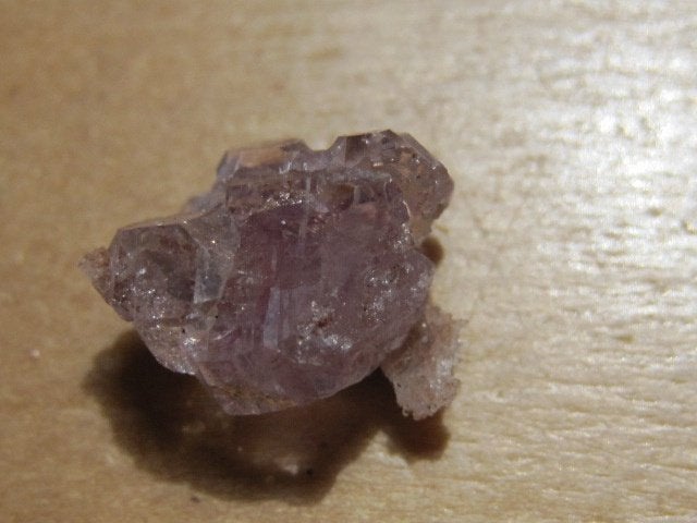 mi. 3x ruwe edelsteen AMETHIST (3) puntje(s), Verzamelen, Verzenden, Mineraal