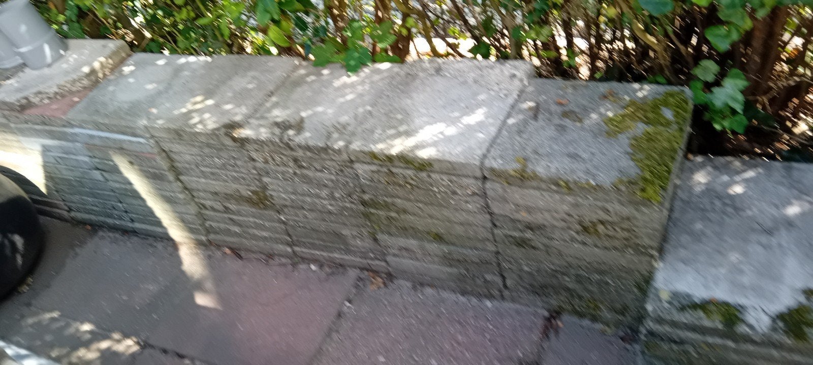 stoeptegels, grijs en een enkele rode, Ophalen of Verzenden, Gebruikt, Beton, Overige typen