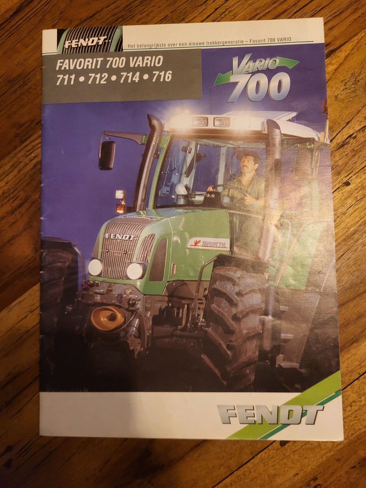 tractor folder Fendt 700 Vario, Boeken, Ophalen of Verzenden