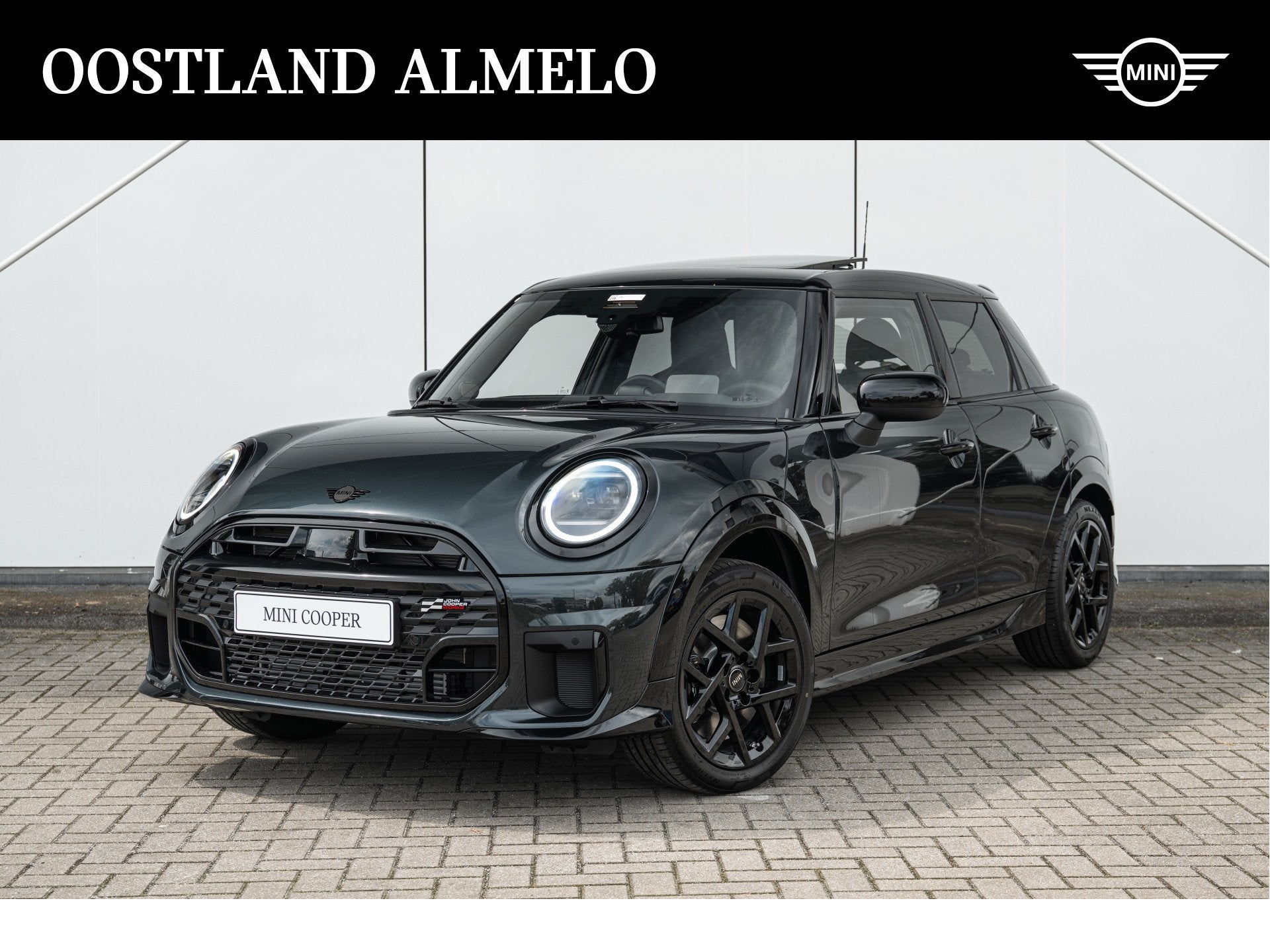 MINI Hatchback Cooper C Automaat / JCW / Pakket M / 17" John, Auto's, Mini, Dealer onderhouden, 156 pk, Leder, Bedrijf