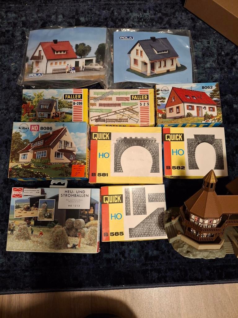 Diverse bouwdozen HO 1:87, Ophalen of Verzenden, Gelijkstroom of Wisselstroom, Brug, Tunnel of Gebouw, Overige merken
