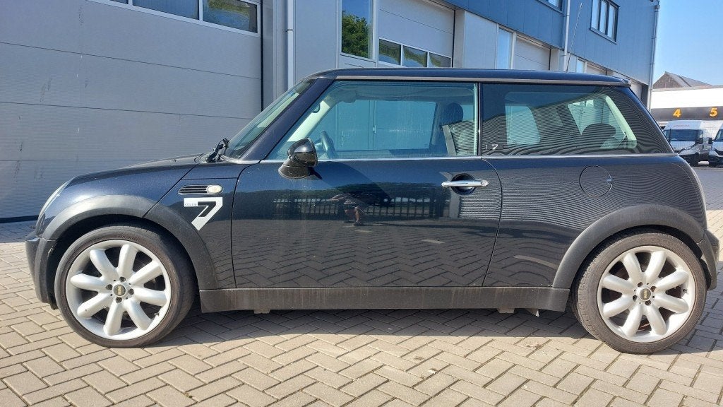 Mini ONE Seven – Astro Black – Nieuwe APK & Onderhoud, Auto's, Voorwielaandrijving, 15 km/l, Gebruikt, 4 cilinders