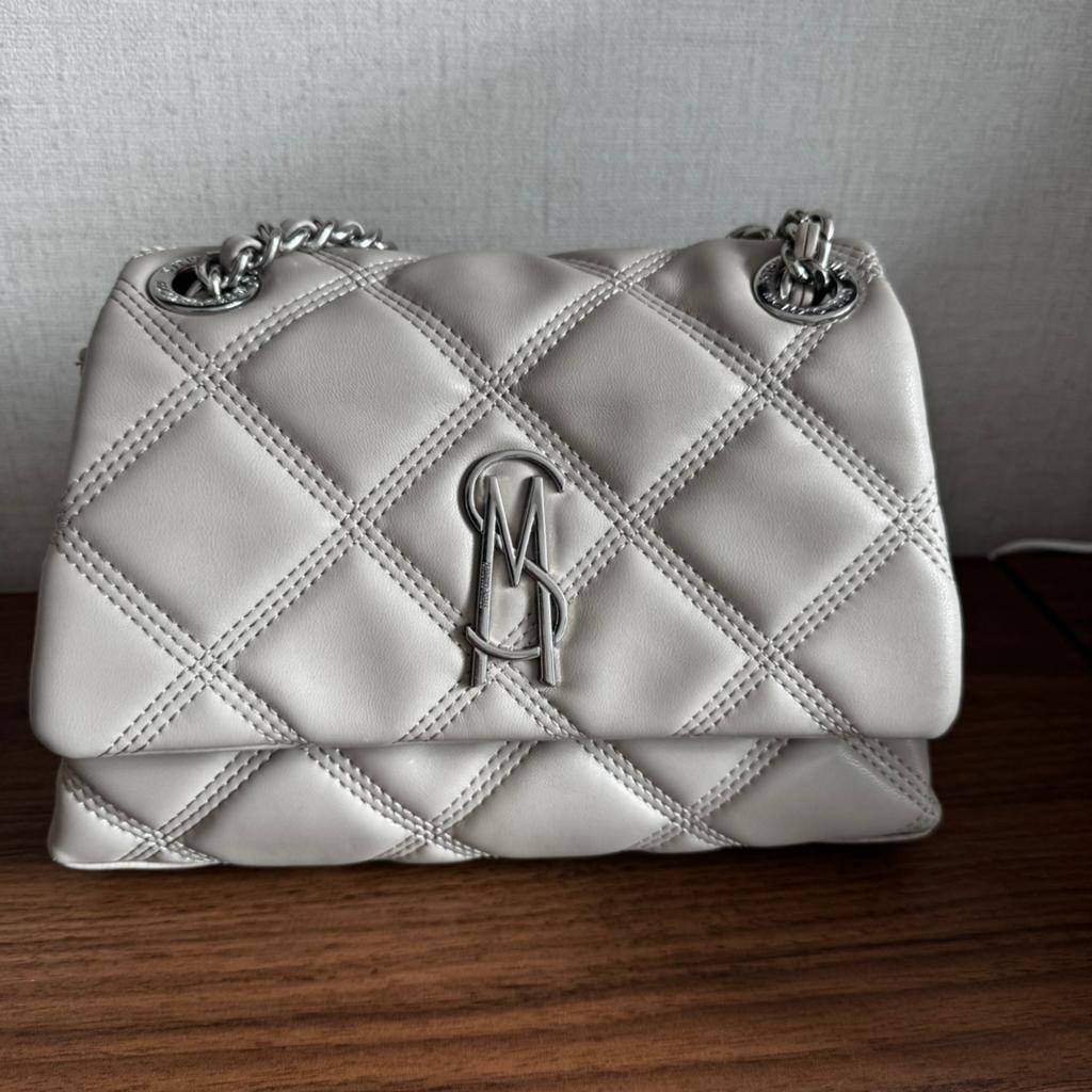Steve Madden Handtas - Stijlvol en Zo Goed als Nieuw, Sieraden, Tassen en Uiterlijk, Tassen | Damestassen, Ophalen of Verzenden