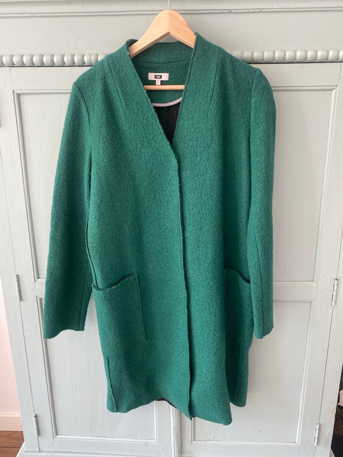 Groene wollen jas van WE - Maat M, Ophalen of Verzenden, Zo goed als nieuw, Maat 38/40 (M), Groen