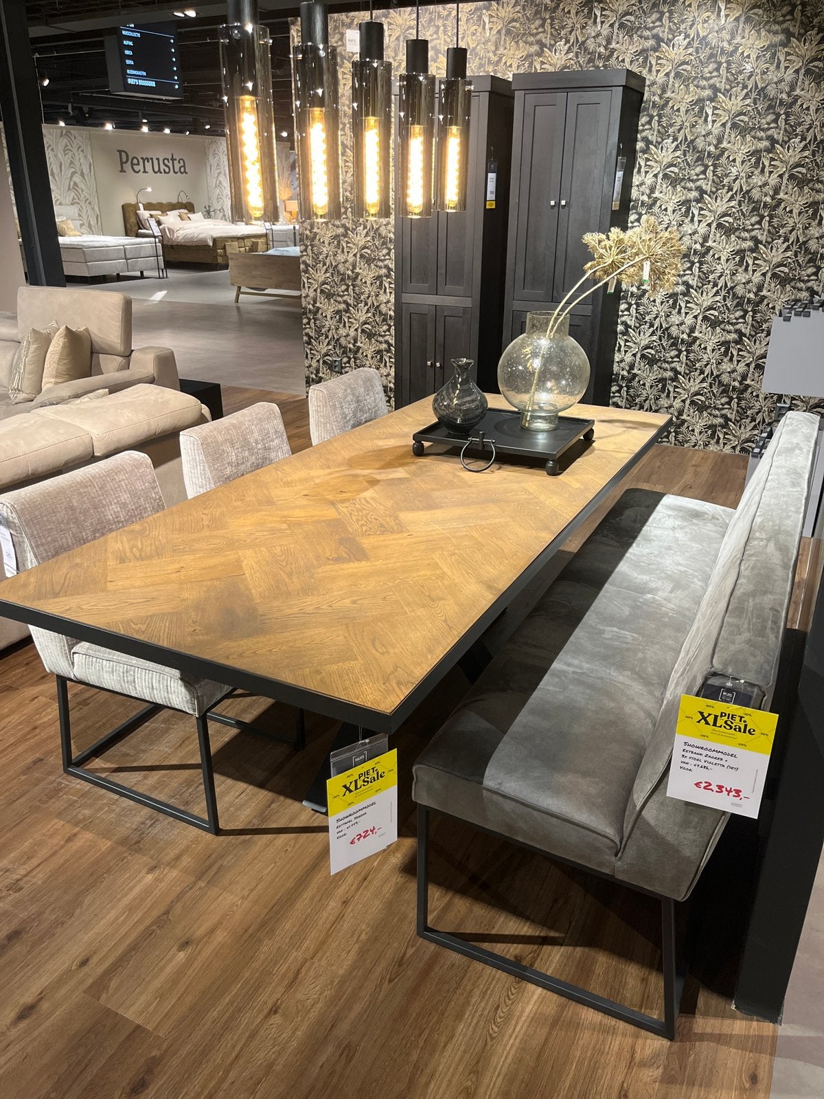 Eettafel visgraat blad met metalen rand 240x100 piet klerkx, Ophalen, Zo goed als nieuw