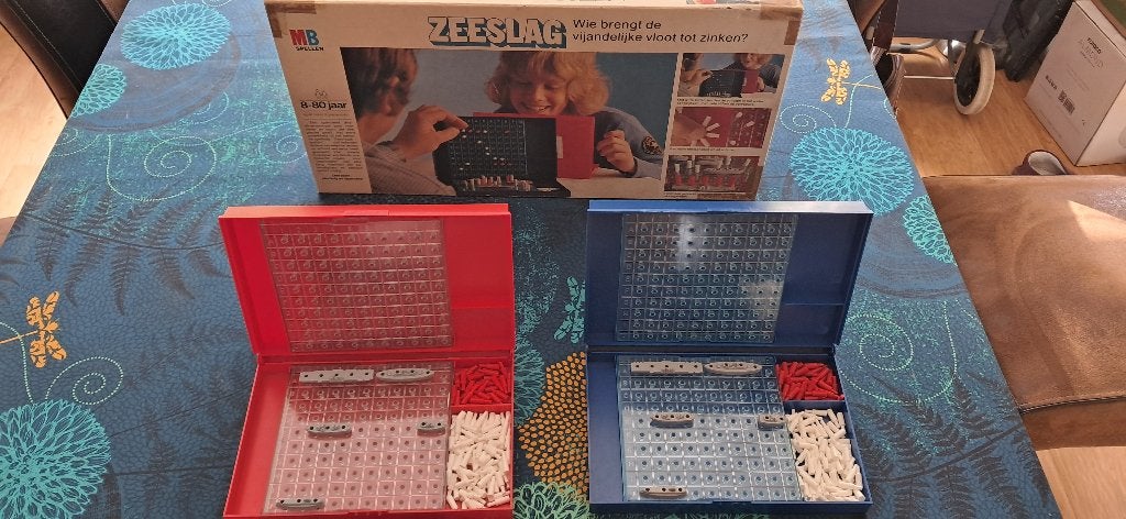 Zeeslag en spelkaarten, Een of twee spelers, Ophalen of Verzenden, Zo goed als nieuw