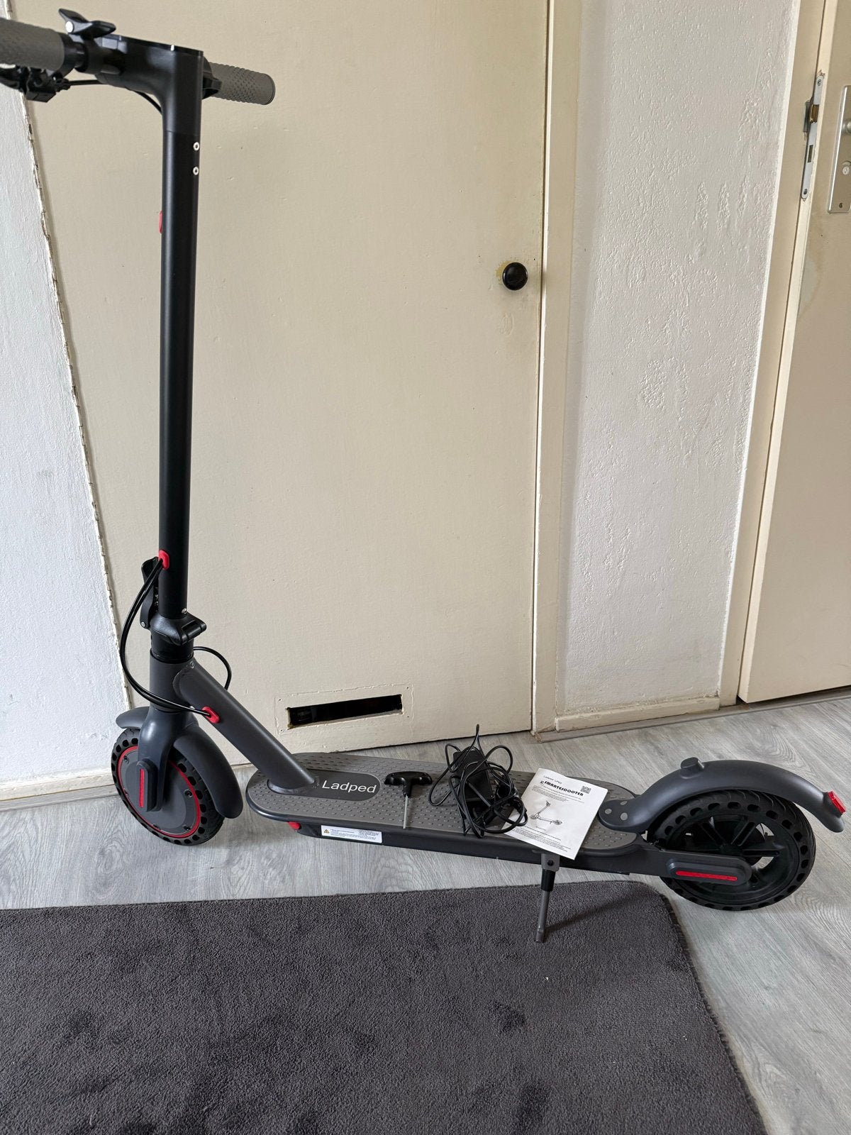 Elektrische step Ladped - Zo goed als nieuw, compleet, Fietsen en Brommers, Steps, Ophalen, Zo goed als nieuw, Elektrische step (E-scooter)
