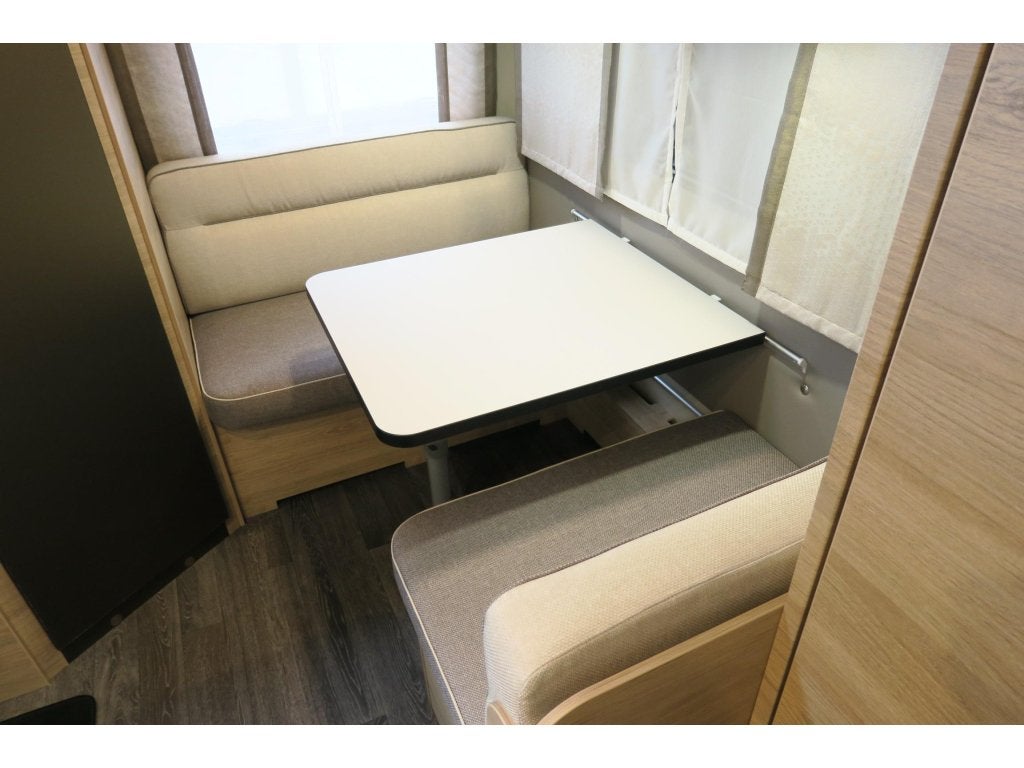 Foto 9 van Weinsberg CaraOne Edition HOT 390 QD