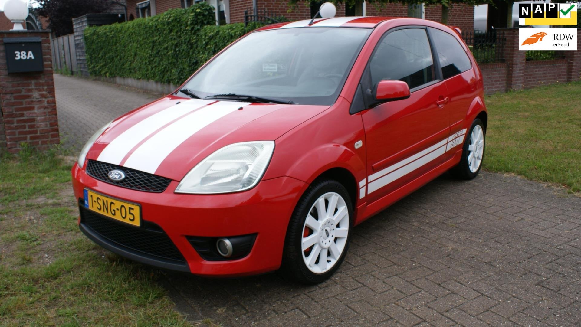 Ford Fiesta 2.0-16V ST top auto, Voorwielaandrijving, 1037 kg, Zwart, 4 cilinders