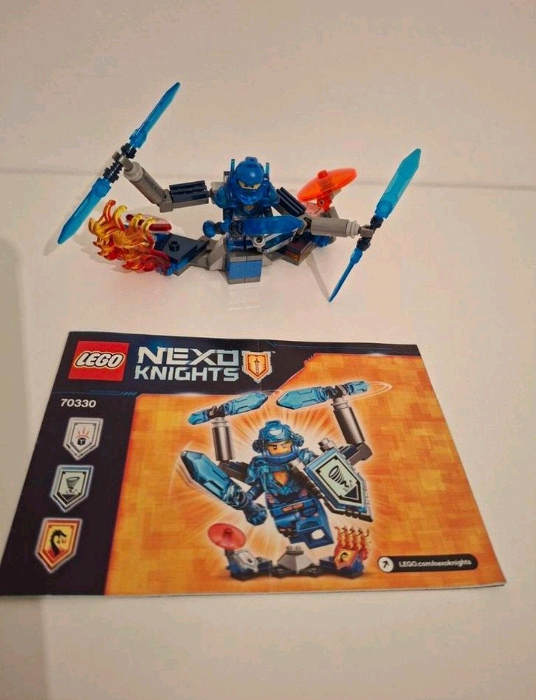 Lego nexo knights 70330 compleet met boekje, Overige thema's, Lego, Ophalen of Verzenden, Zo goed als nieuw