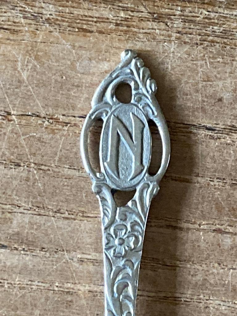 Vintage theelepel monogram letter N, Antiek en Kunst, Antiek | Bestek, Ophalen of Verzenden