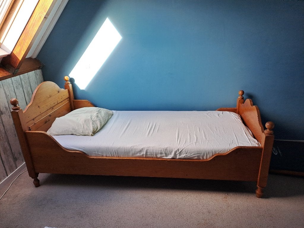 grenen bed 90 x 200, Gebruikt, 90 cm, Eenpersoons, Bruin