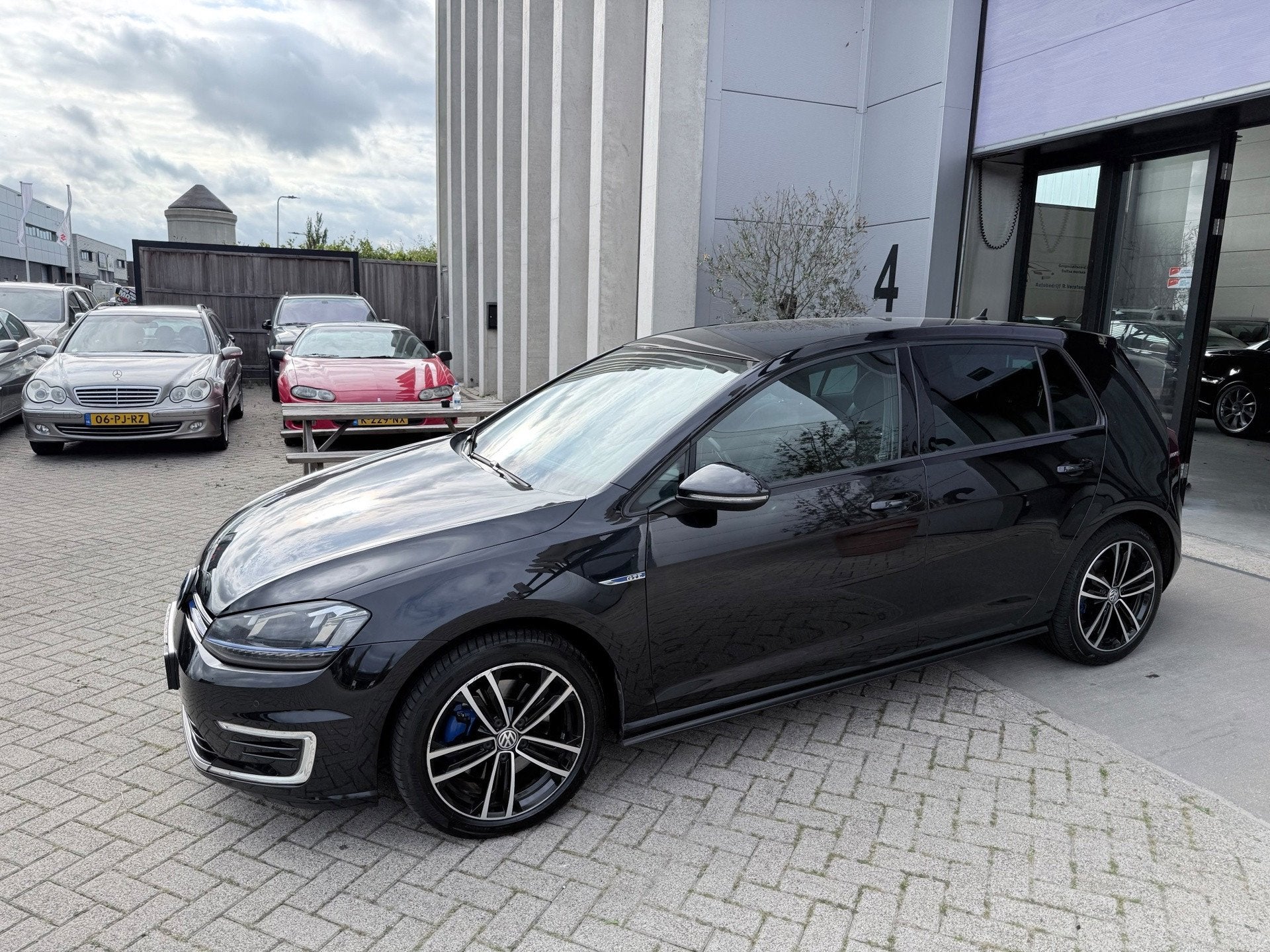 Volkswagen Golf 1.4 TSI GTE NAP! ZEER GOED ONDERHOUDEN! INRU, Stof, Gebruikt, 4 cilinders, 150 pk