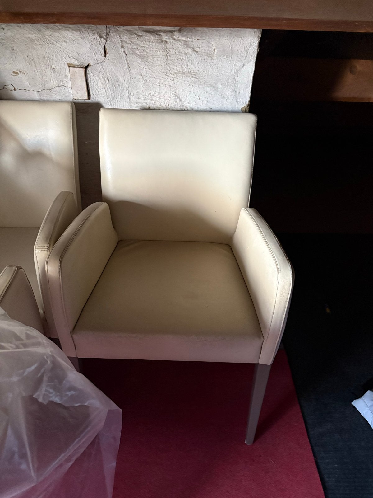 Comfortabele 6 stuks crème eetkamerstoel met armleuningen, Huis en Inrichting, Ophalen, Gebruikt, Overige kleuren, Eén