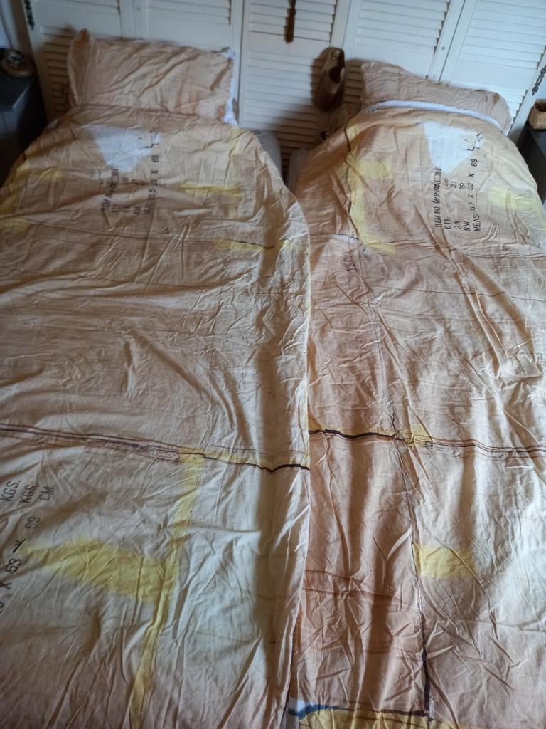 2 x 1 persoons dekbedovertrek van Snurk print kartonnen doos, Eenpersoons, Beige, Dekbedovertrek, Ophalen of Verzenden