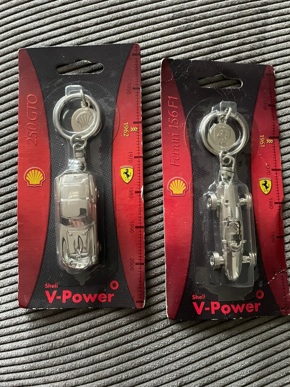 Shell V-Power Ferrari Sleutelhangers - 250 GTO & 156 F1, Verzamelen, Ophalen of Verzenden, Nieuw, Transport